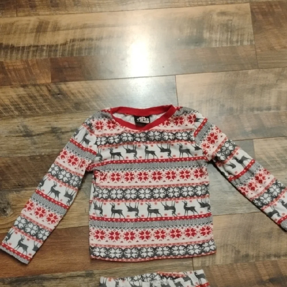 Girls 7/8 Festive Reindeer Kids Pajama Set - Red and White